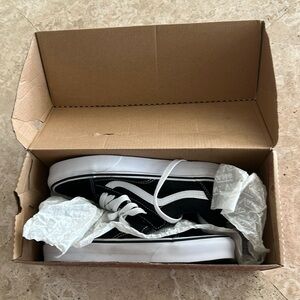 Black vans unisex new 6.5 men 8 woman
